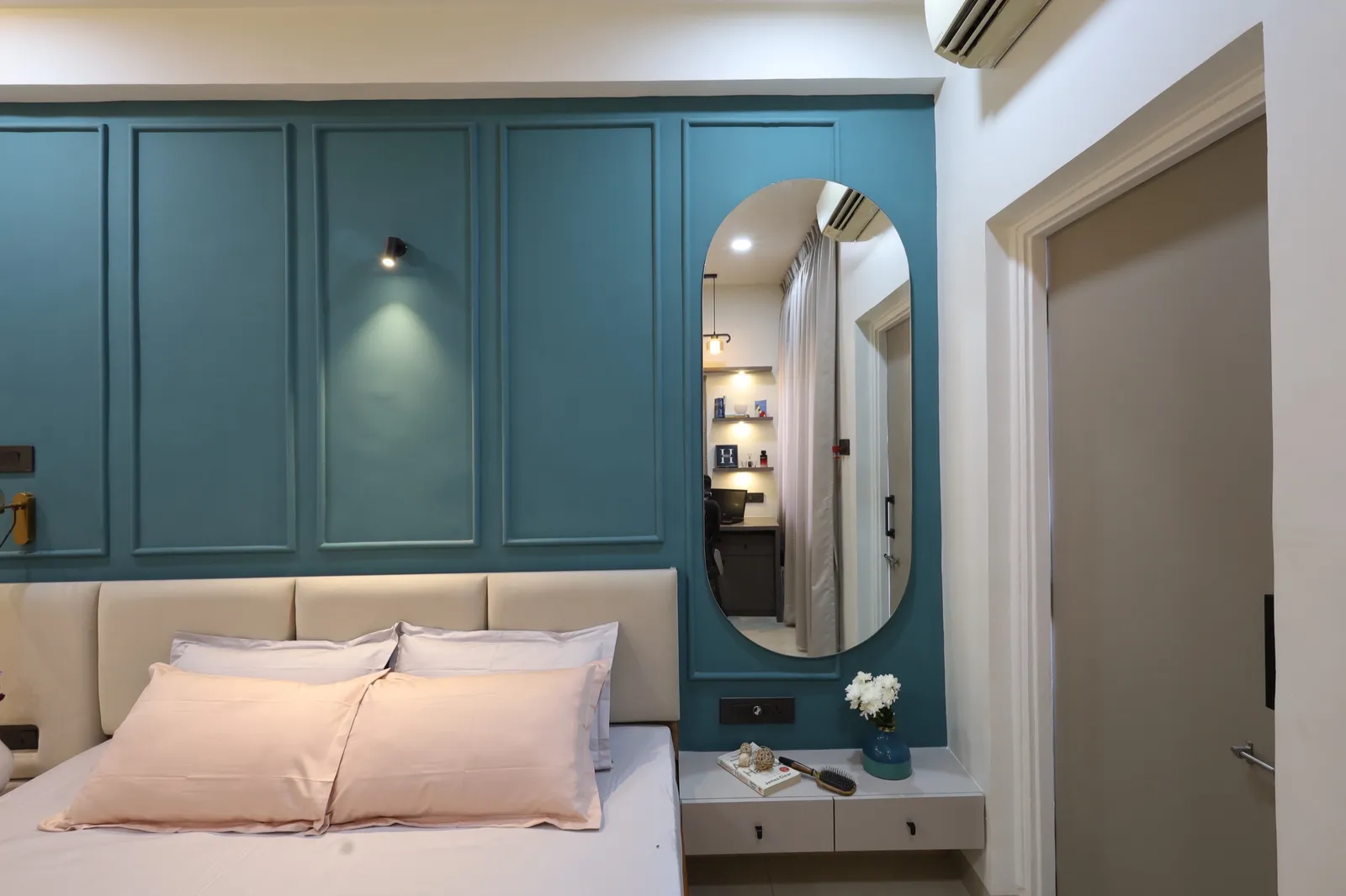 House of Hues: KAAGJ interior 2
