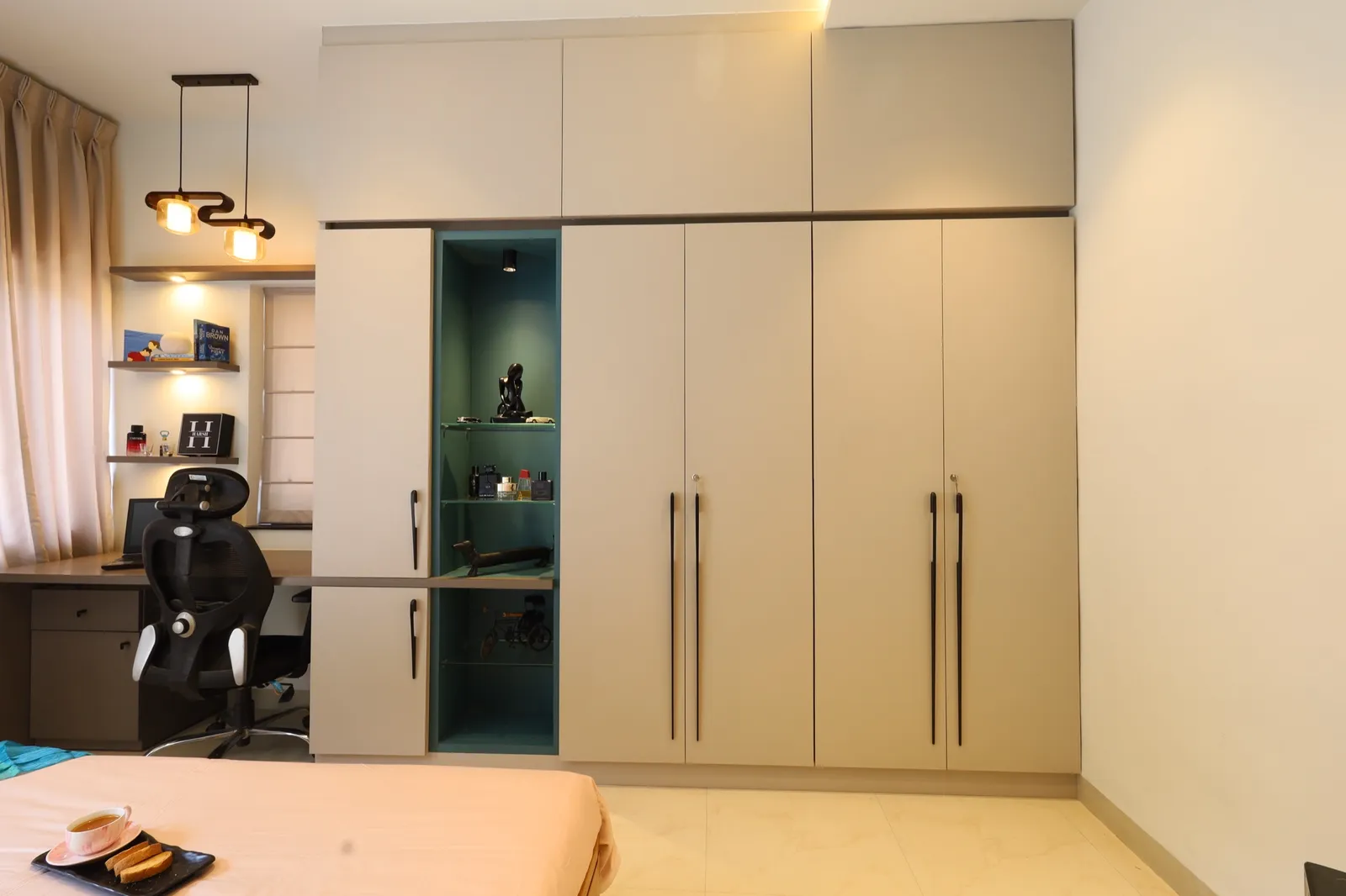 House of Hues: KAAGJ interior 6