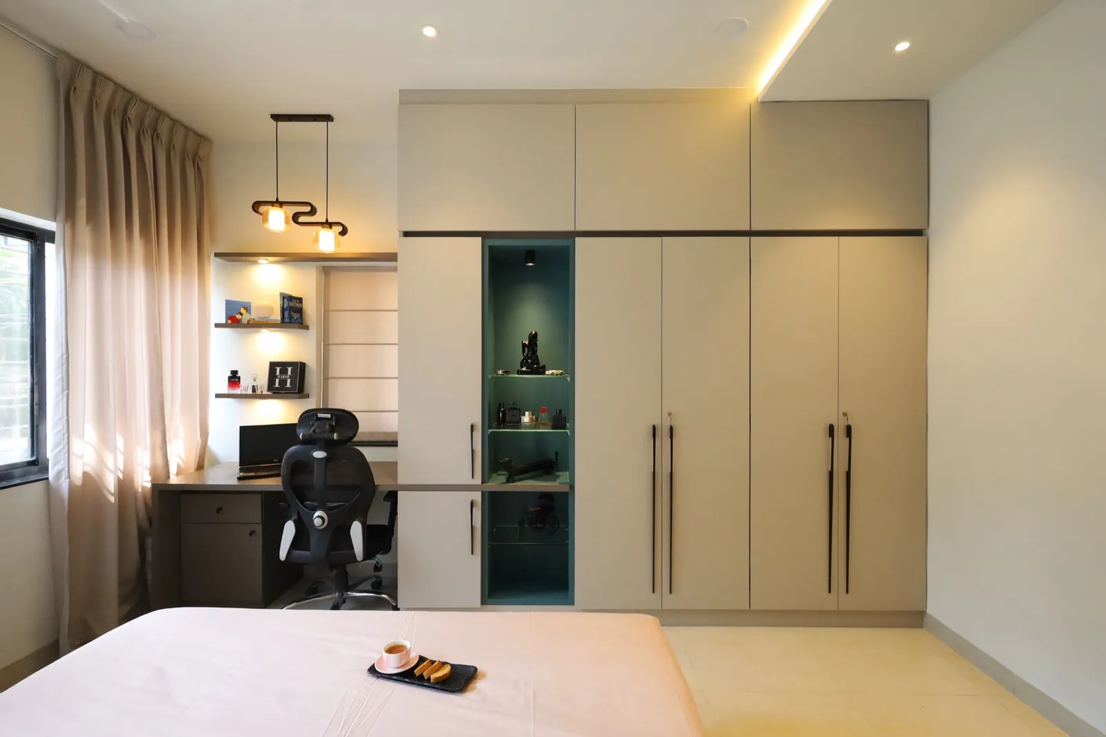 House of Hues: KAAGJ interior 8