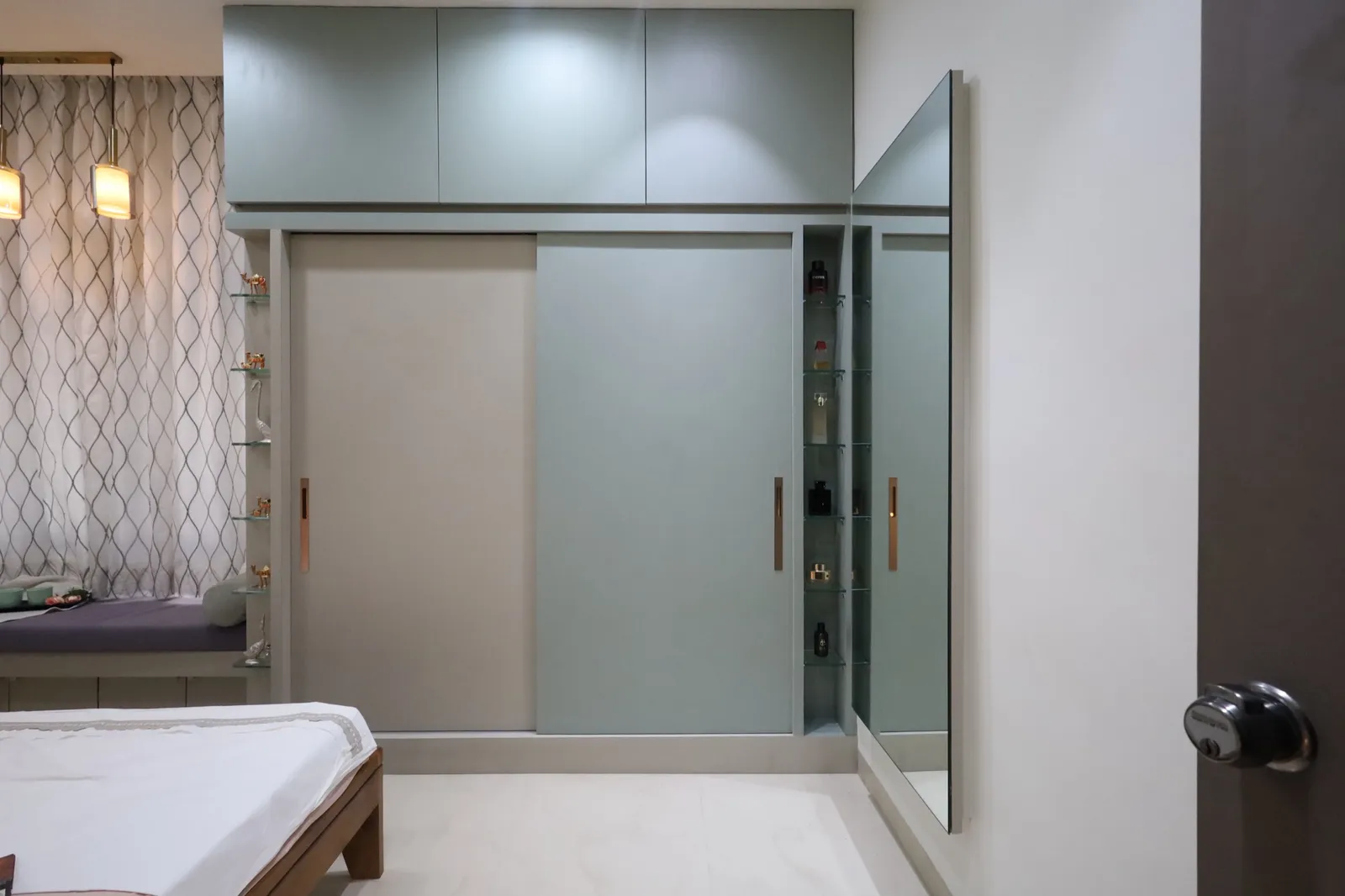 House of Hues: KAAGJ interior 17