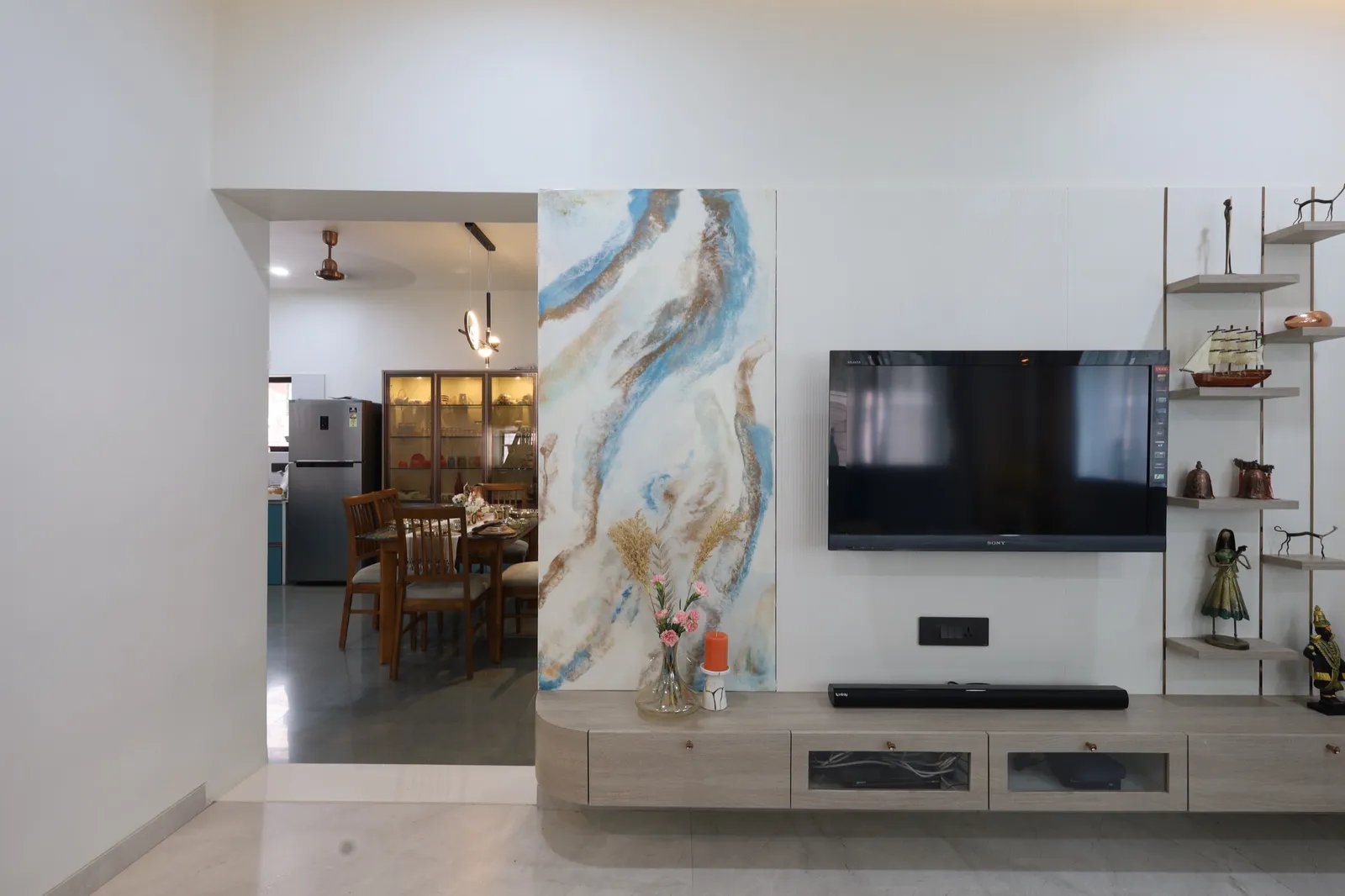 House of Hues: KAAGJ interior 26