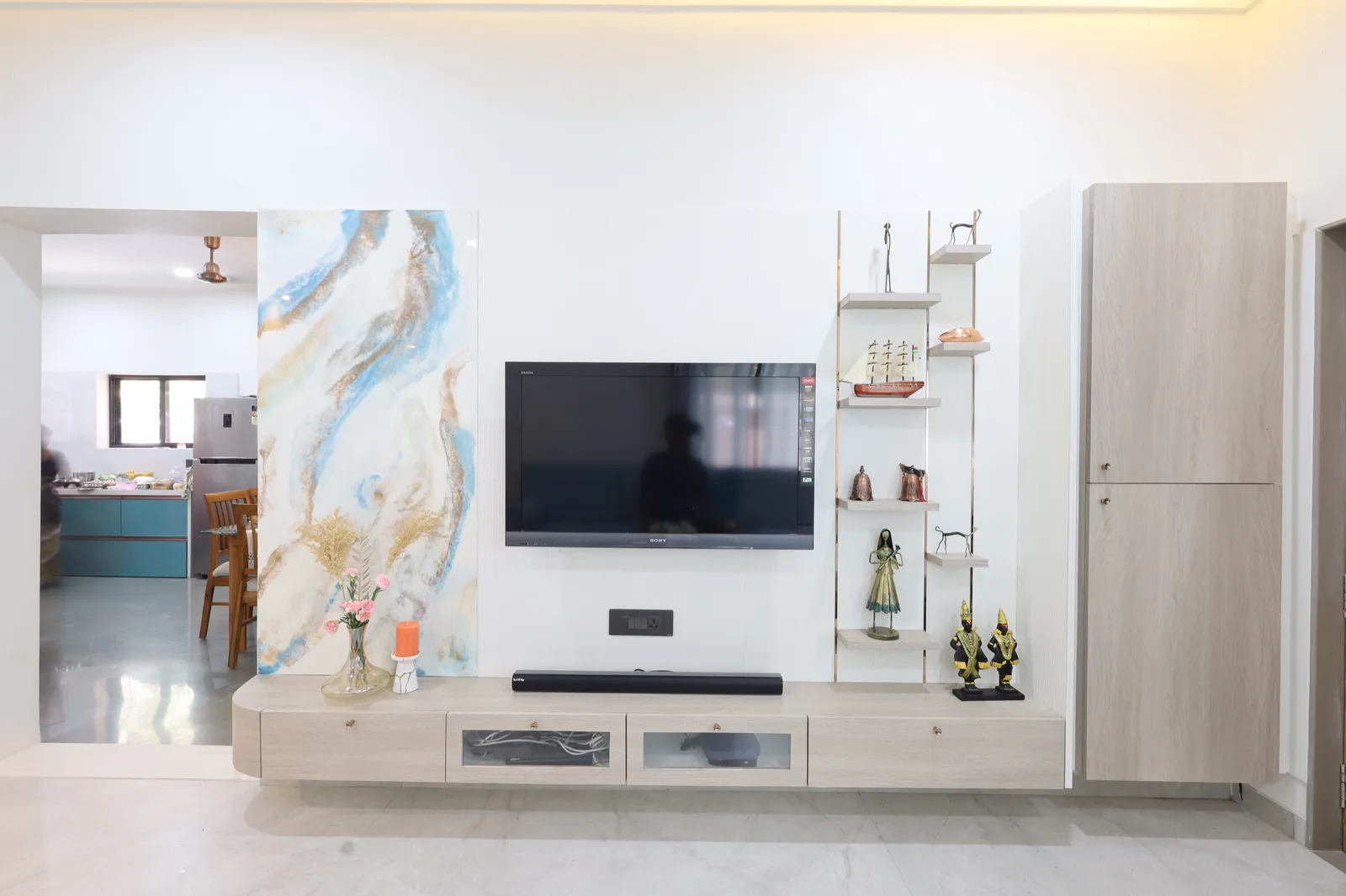 House of Hues: KAAGJ interior 27