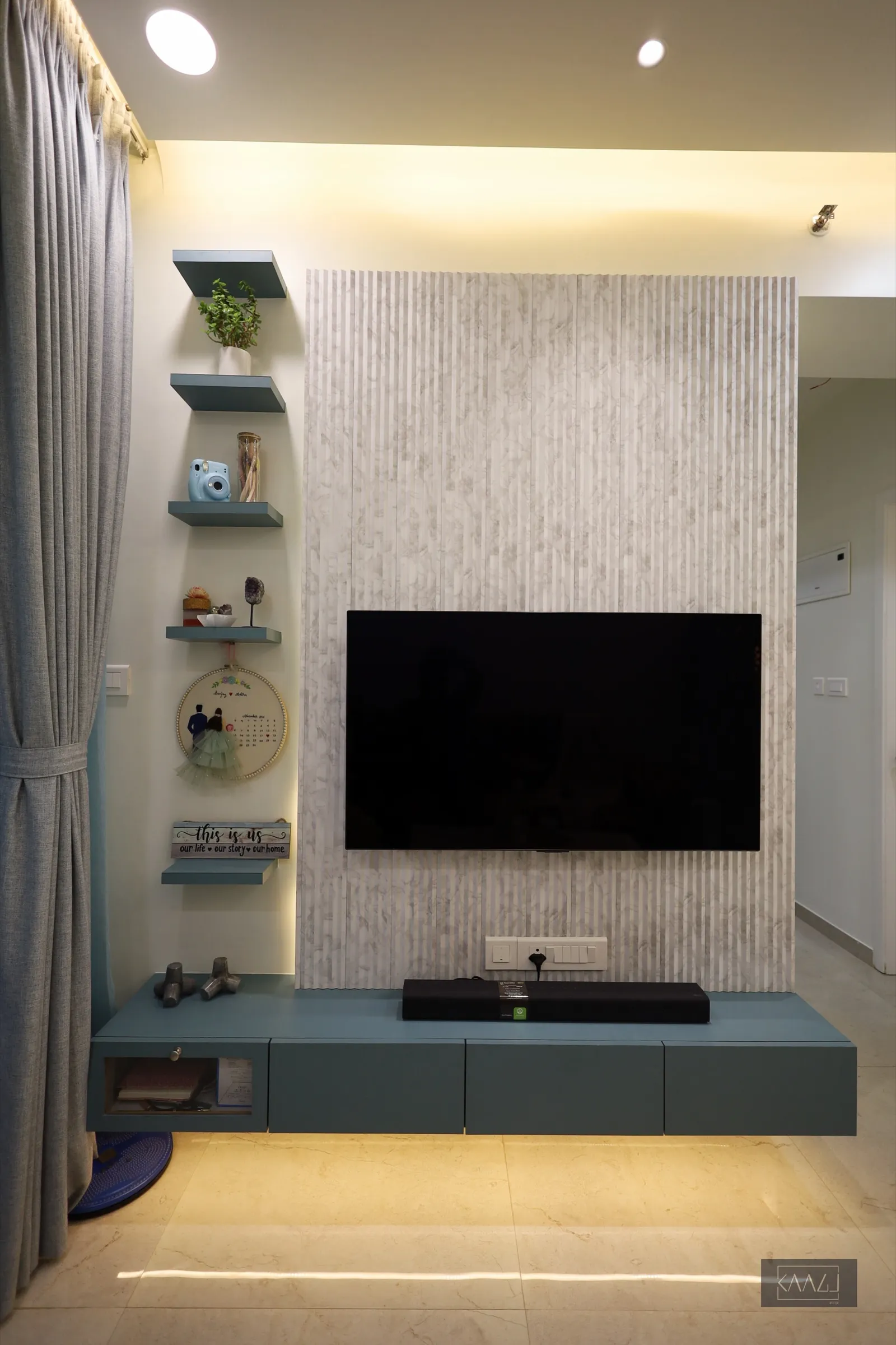 Shades of Blue: KAAGJ interior 9