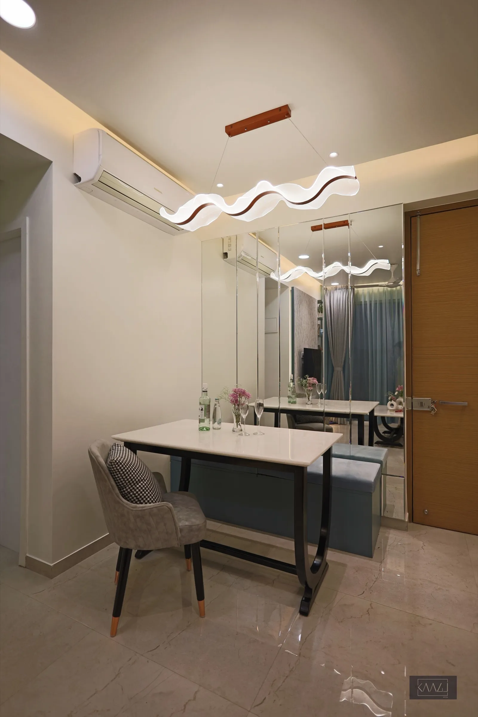 Shades of Blue: KAAGJ interior 10