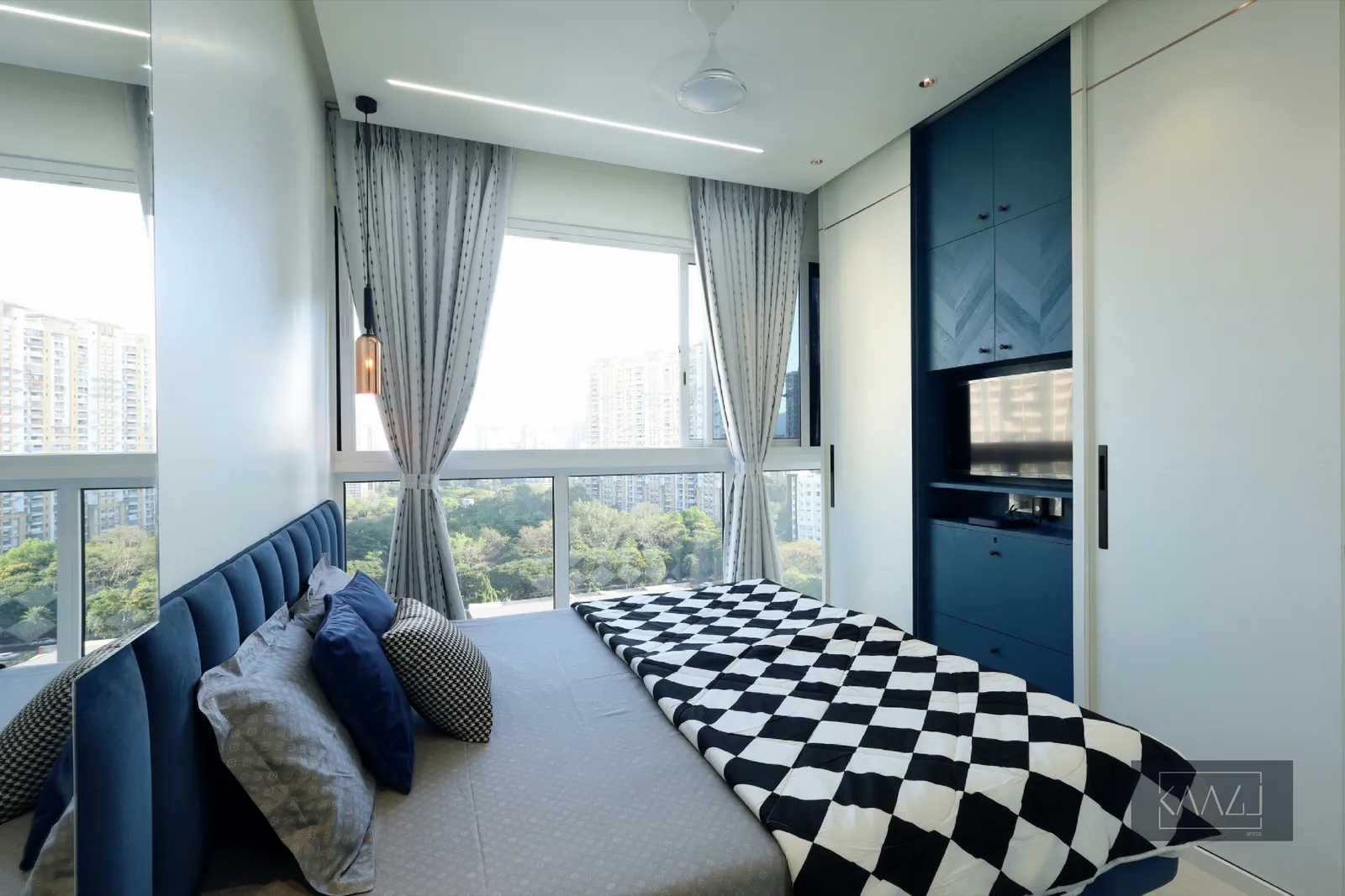 Shades of Blue: KAAGJ interior 18