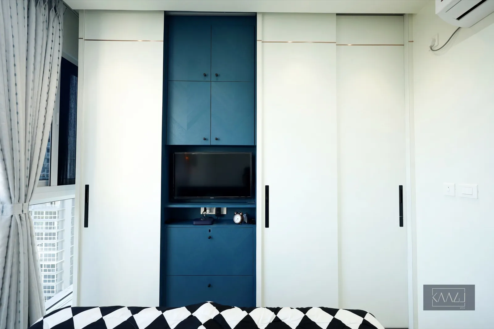 Shades of Blue: KAAGJ interior 26